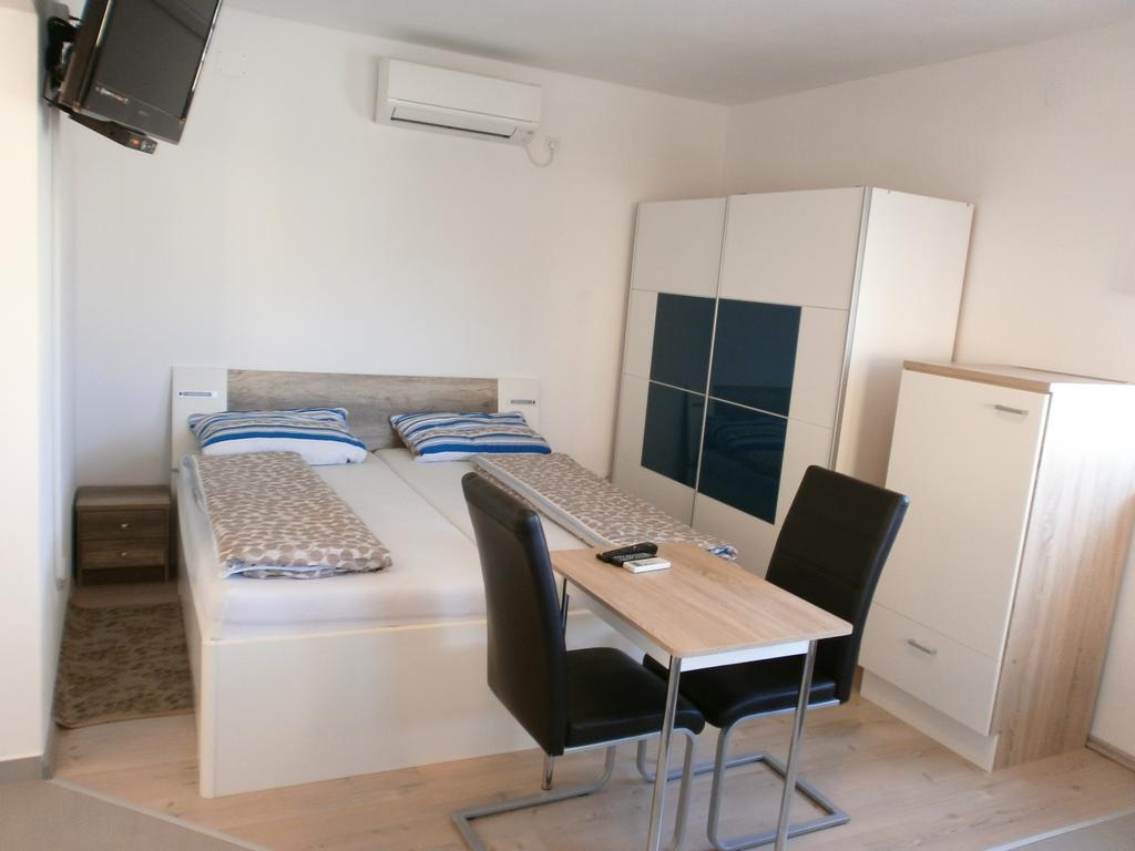 Apartments Bora Ližnjan Quarto foto